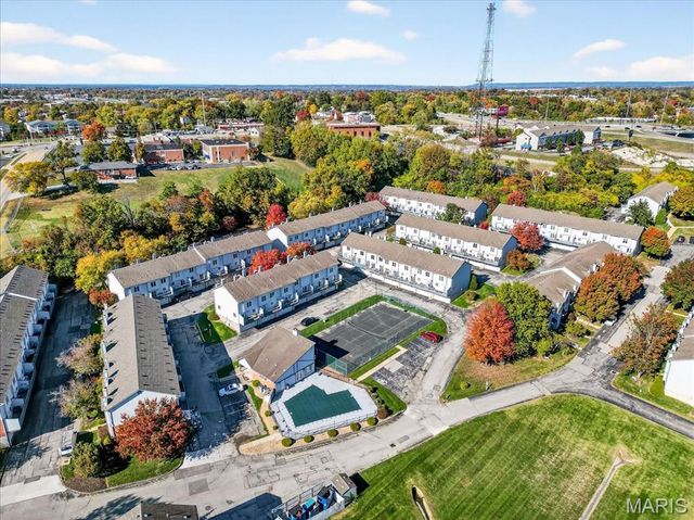 3604 Sherman Park Drive 7D, St Charles, MO 63303