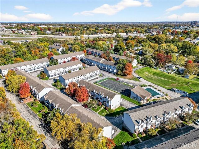 3604 Sherman Park Drive 7D, St Charles, MO 63303