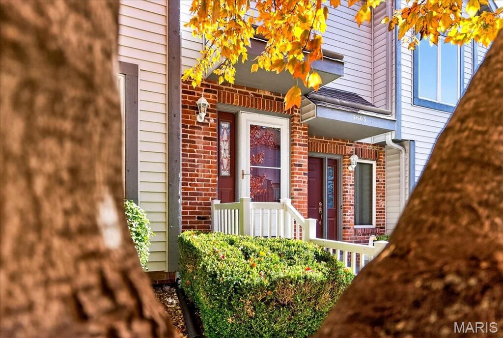 3604 Sherman Park Drive 7D, St Charles, MO 63303