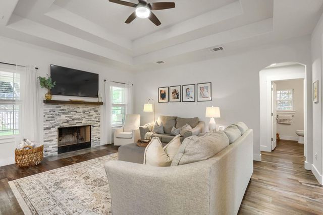 6101 Cimmaron TRL, Lago Vista, TX 78645