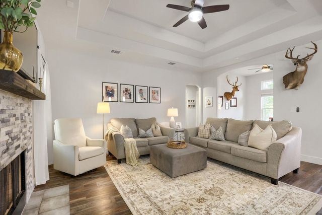6101 Cimmaron TRL, Lago Vista, TX 78645