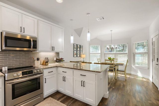 6101 Cimmaron TRL, Lago Vista, TX 78645