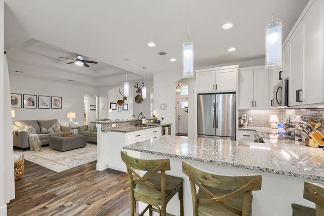 6101 Cimmaron TRL, Lago Vista, TX 78645