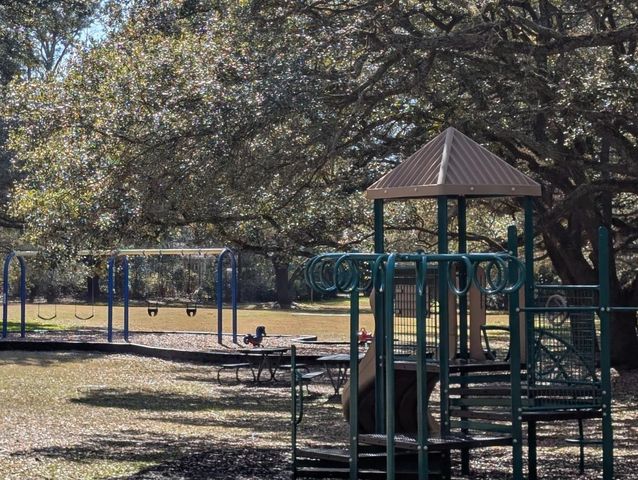 616 Marshview Ln., Georgetown, SC 29440