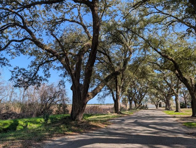 616 Marshview Ln., Georgetown, SC 29440