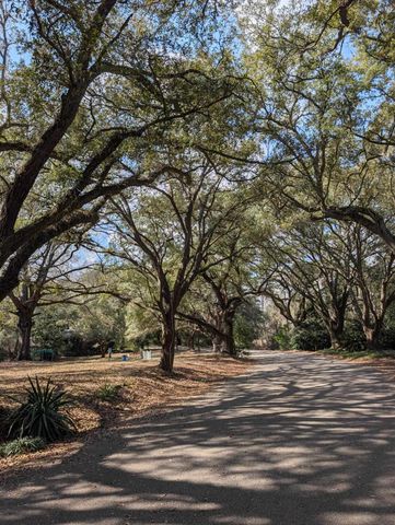 616 Marshview Ln., Georgetown, SC 29440