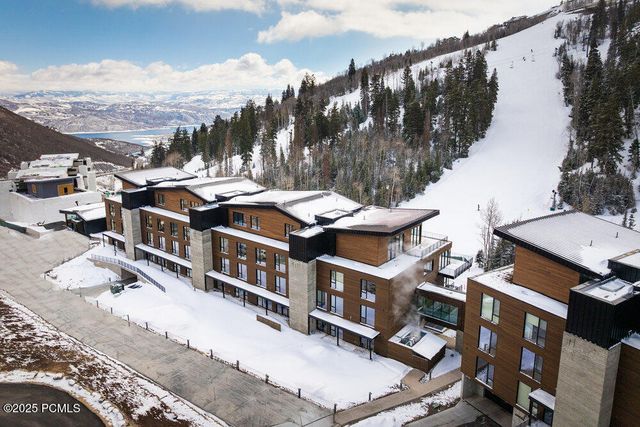 3267 W Deer Hollow Road 2402, Park City, UT 84060