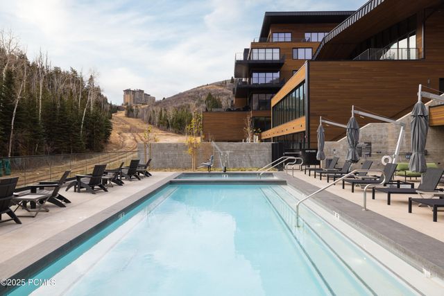 3267 W Deer Hollow Road 2402, Park City, UT 84060