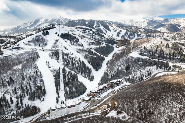 3267 W Deer Hollow Road 2402, Park City, UT 84060