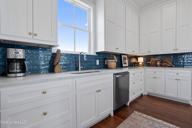 122 Aiken Road, Waveland, MS 39576