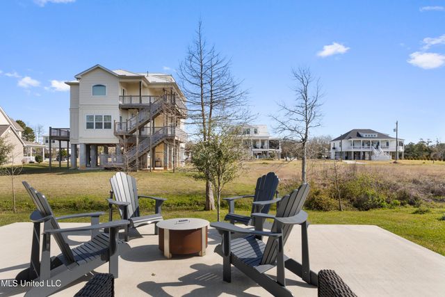 122 Aiken Road, Waveland, MS 39576