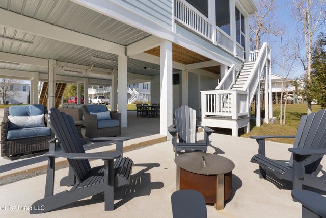 122 Aiken Road, Waveland, MS 39576