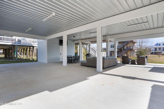 122 Aiken Road, Waveland, MS 39576