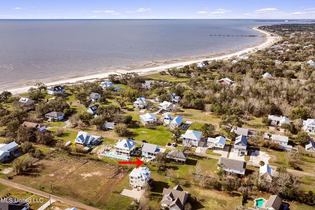 122 Aiken Road, Waveland, MS 39576