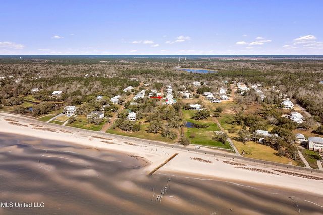 122 Aiken Road, Waveland, MS 39576