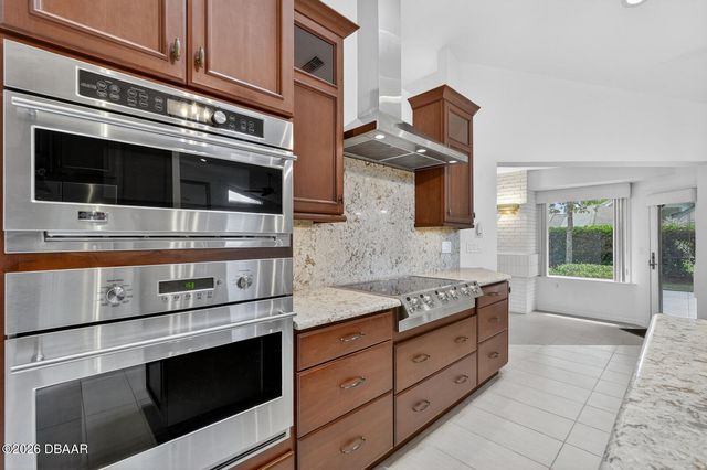 923 Club House Boulevard, New Smyrna Beach, FL 32168