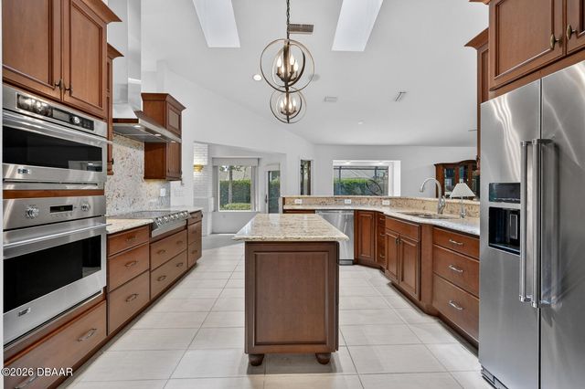 923 Club House Boulevard, New Smyrna Beach, FL 32168