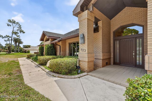 923 Club House Boulevard, New Smyrna Beach, FL 32168