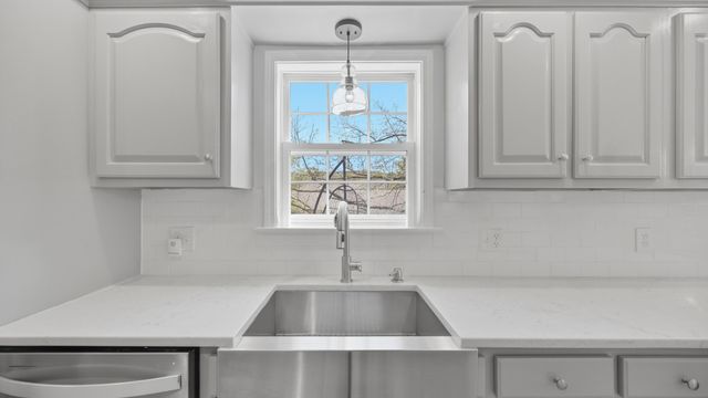 3216 Leona Drive, Rocky Face, GA 30740