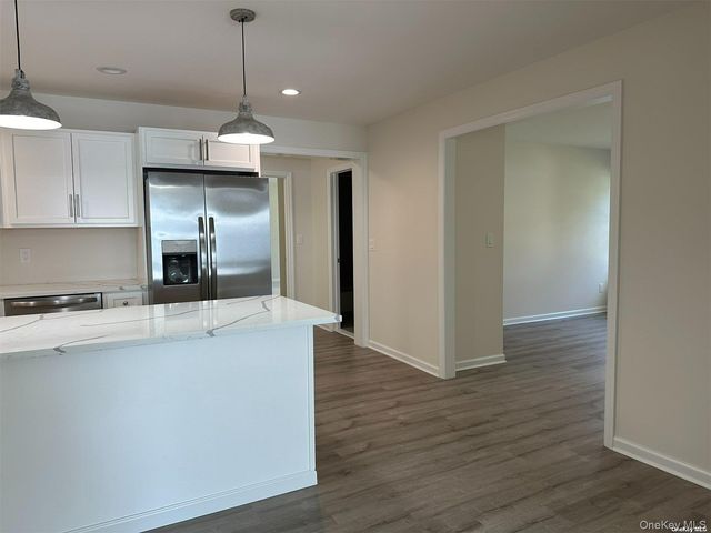 125 W Main Street, Kings Park, NY 11754