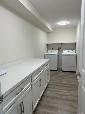125 W Main Street, Kings Park, NY 11754