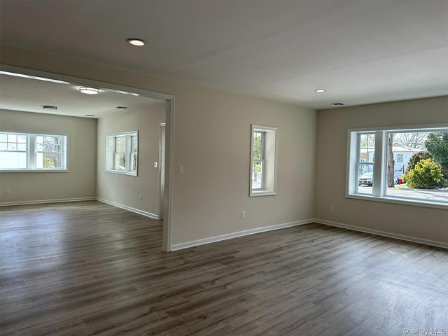 125 W Main Street, Kings Park, NY 11754