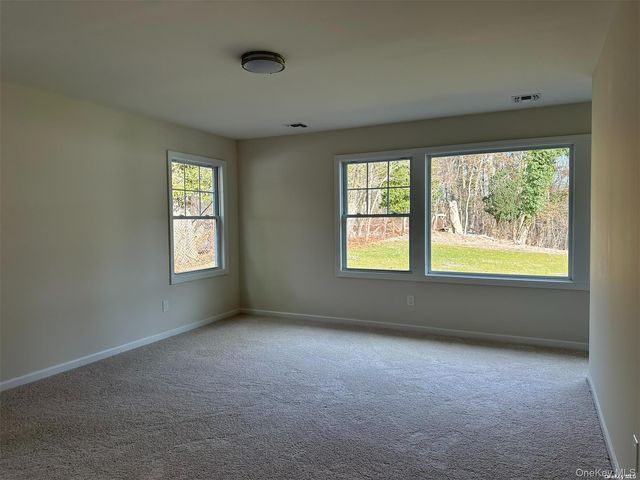 125 W Main Street, Kings Park, NY 11754