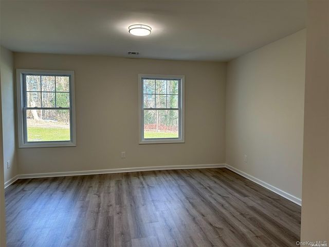 125 W Main Street, Kings Park, NY 11754