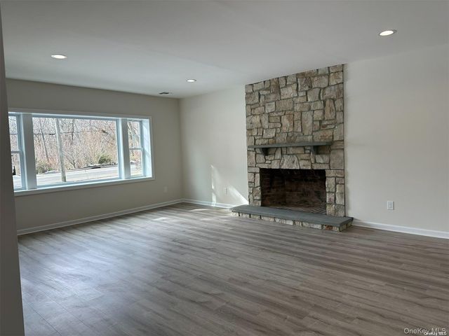 125 W Main Street, Kings Park, NY 11754