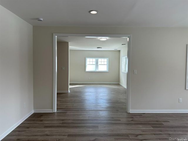 125 W Main Street, Kings Park, NY 11754