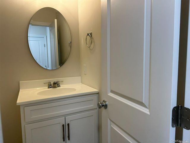 125 W Main Street, Kings Park, NY 11754