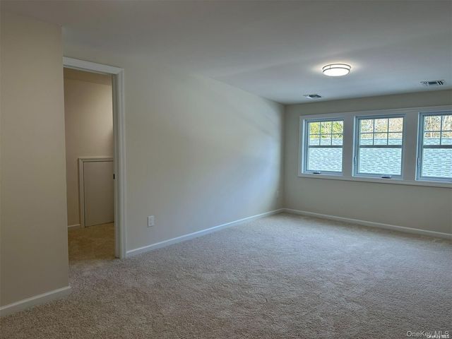 125 W Main Street, Kings Park, NY 11754