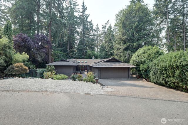 901 129th Place NE, Bellevue, WA 98005