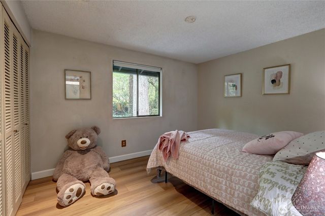 901 129th Place NE, Bellevue, WA 98005