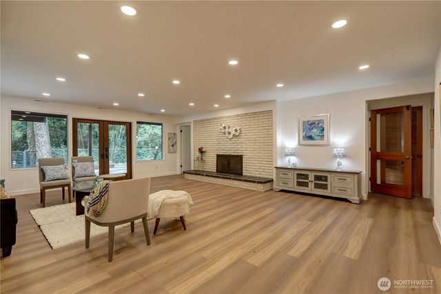 901 129th Place NE, Bellevue, WA 98005