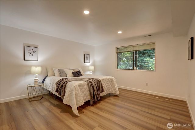 901 129th Place NE, Bellevue, WA 98005