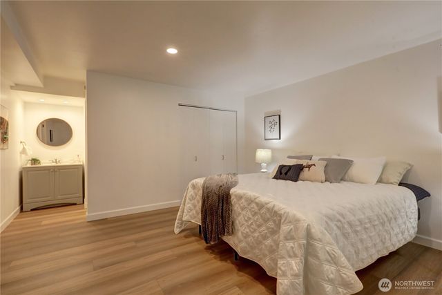 901 129th Place NE, Bellevue, WA 98005