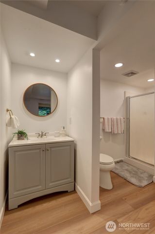 901 129th Place NE, Bellevue, WA 98005