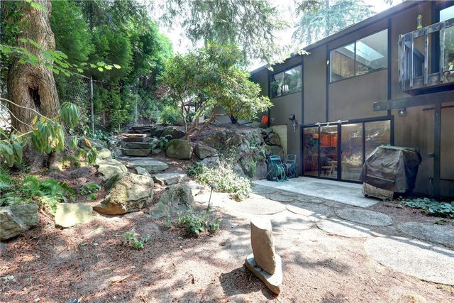 901 129th Place NE, Bellevue, WA 98005