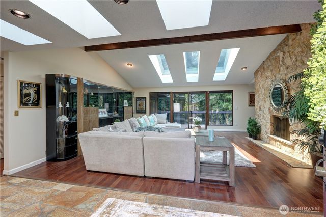 901 129th Place NE, Bellevue, WA 98005