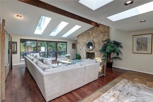 901 129th Place NE, Bellevue, WA 98005