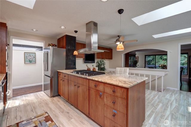 901 129th Place NE, Bellevue, WA 98005