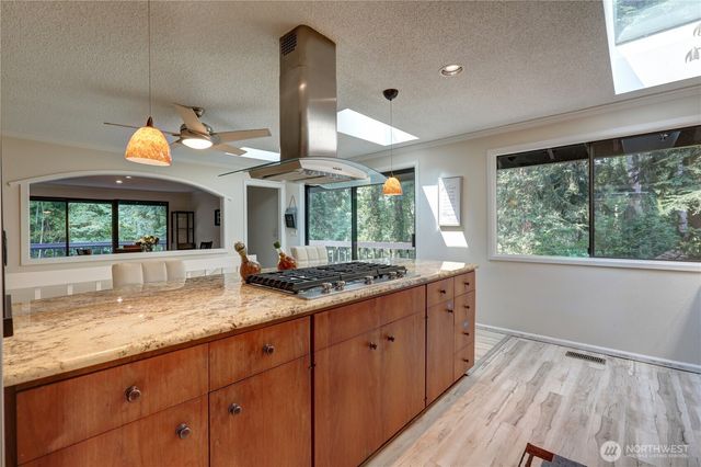 901 129th Place NE, Bellevue, WA 98005