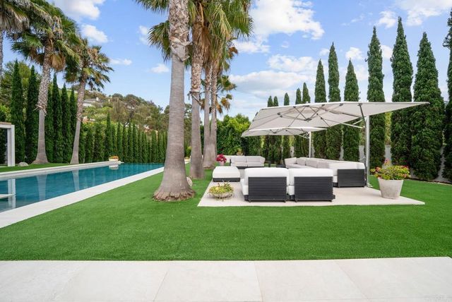 7713 Esterel Dr, La Jolla, CA 92037