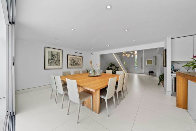 7713 Esterel Dr, La Jolla, CA 92037