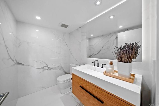 7713 Esterel Dr, La Jolla, CA 92037