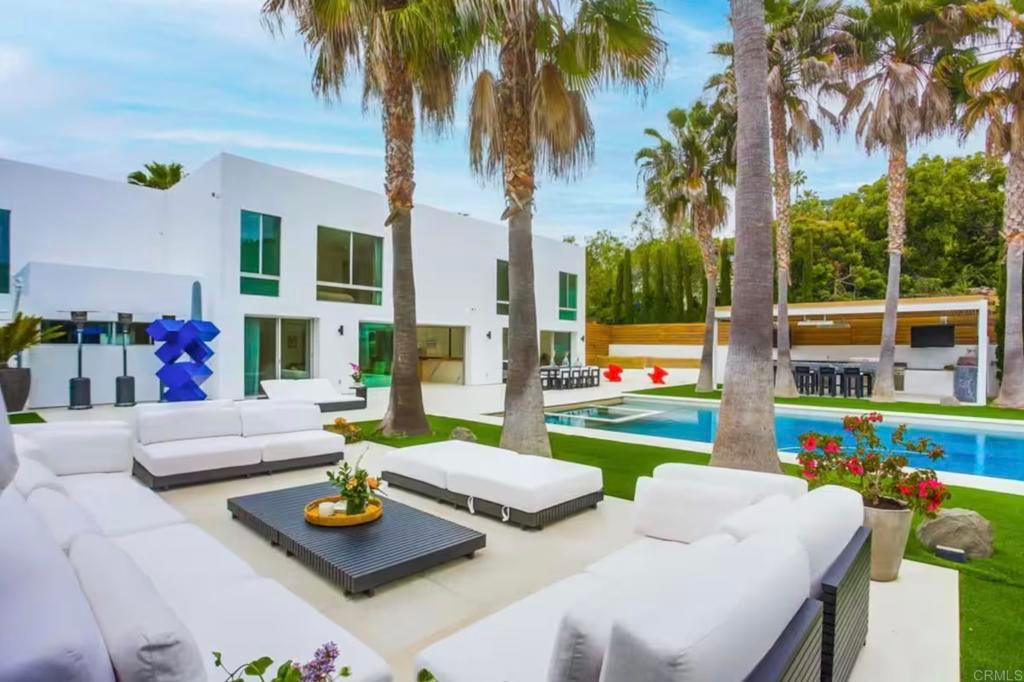 7713 Esterel Dr, La Jolla, CA 92037