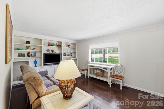 168 S Country Lane, Mills River, NC 28759