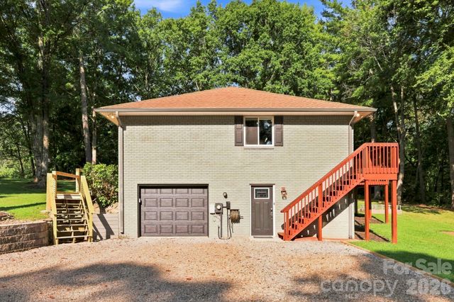 168 S Country Lane, Mills River, NC 28759