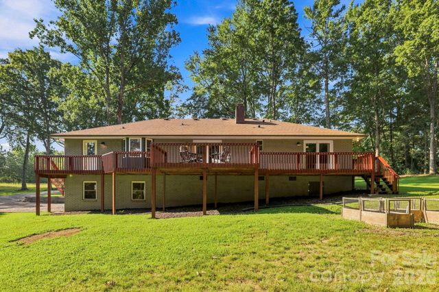 168 S Country Lane, Mills River, NC 28759